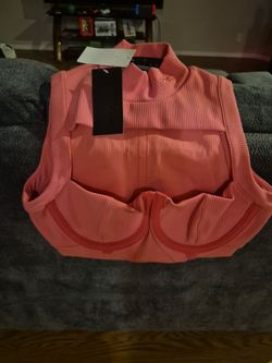 Cardi b  Rbk cardi crop top pink