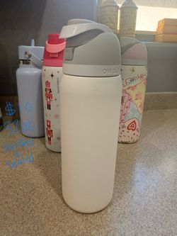 Water Bottles & Tumblers – Various Brands, Sizes & Colors