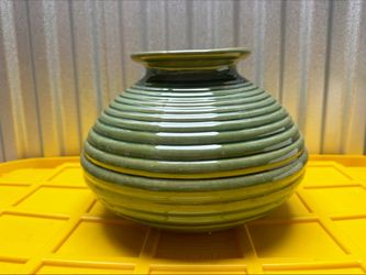 Home Interiors Green Ribbed Glazed Ceramic Round Vase 8 Inch