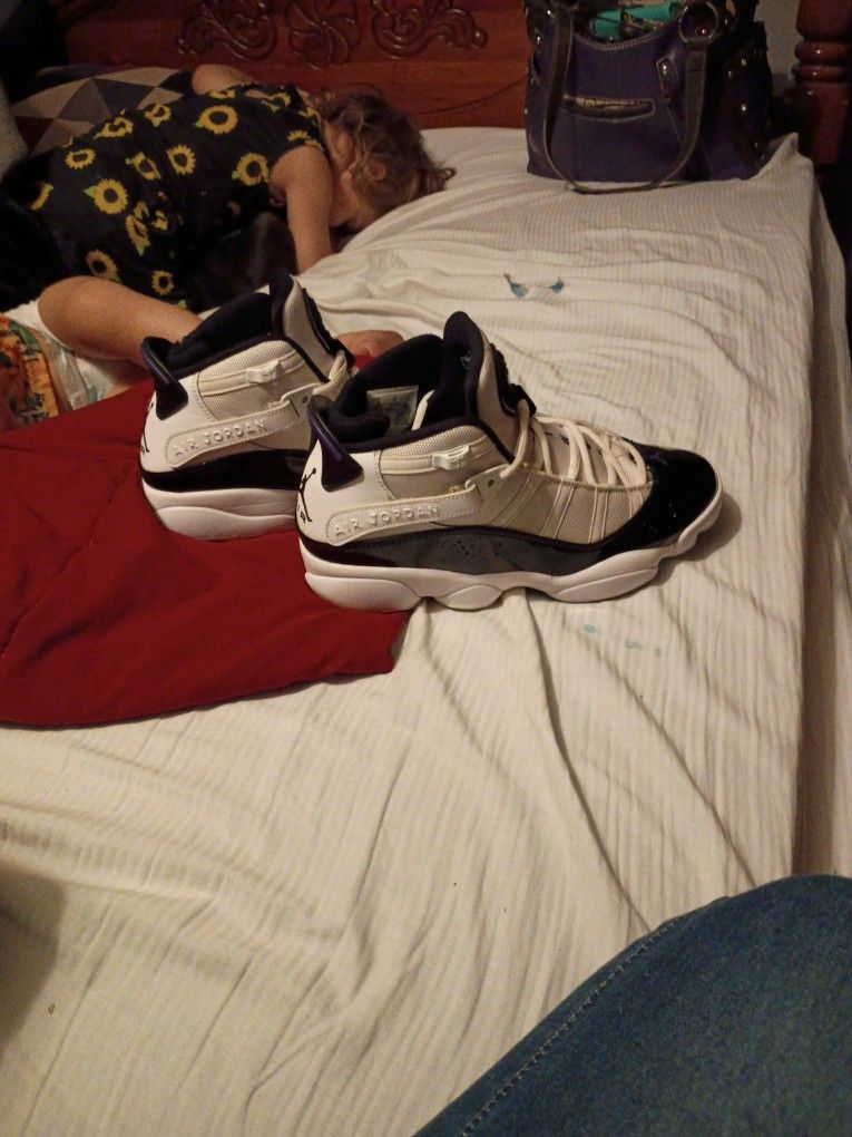 Purple Black & White Men's Jordan's 