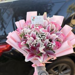 Ramo buchon roses flower bouquet