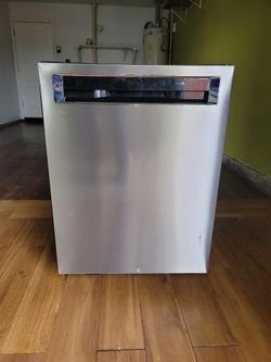 New KITCHEN AID Dishwasher