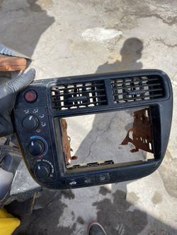 Ek Center Radio And Ac Plastic 