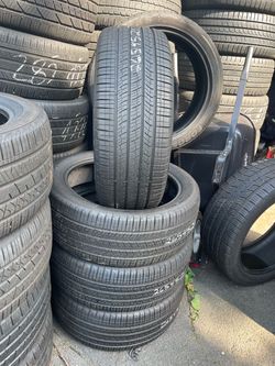 265/45R21 Pirelli 265/45/21 85-90% tread matching set of 4 used tires in excellent condition 450$ for 4 tires plus tax. Mount available but not inclu