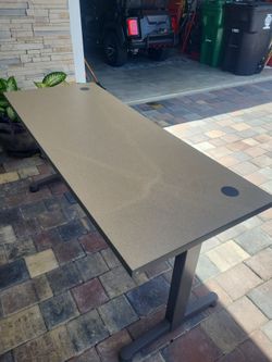 Computer table