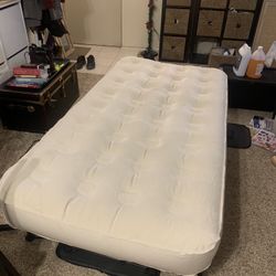 Self-Inflating Ivation EZ-Bed (Twin) Air Mattress