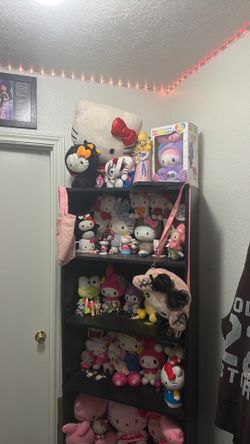 HELLO KITTY SHELF ALL FOR SALE💯 NAME PRICES