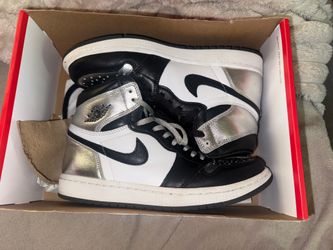 Air Jordan 1 Retro High OG 'Silver Toe' (Women’s)