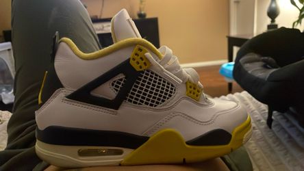 Jordan 4s