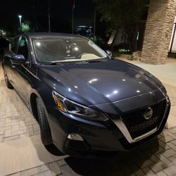 2022 Nissan Altima SV