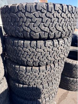 285/65r18 Bfgoodrich ko2 tires en excelentes conditiones de Vida las 4