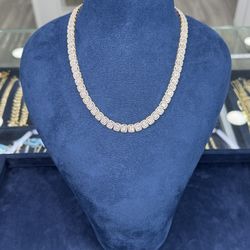 Chain Diamonds Baguett And Round Diamonds Real And Gold