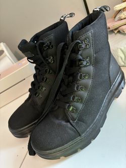 Dr Martens Women Size 9