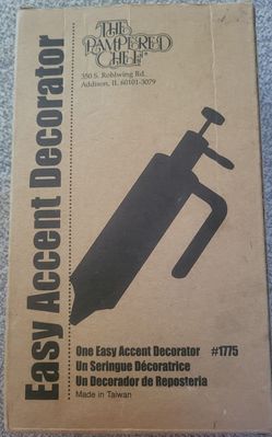 pampered chef easy accent decorator  #1775