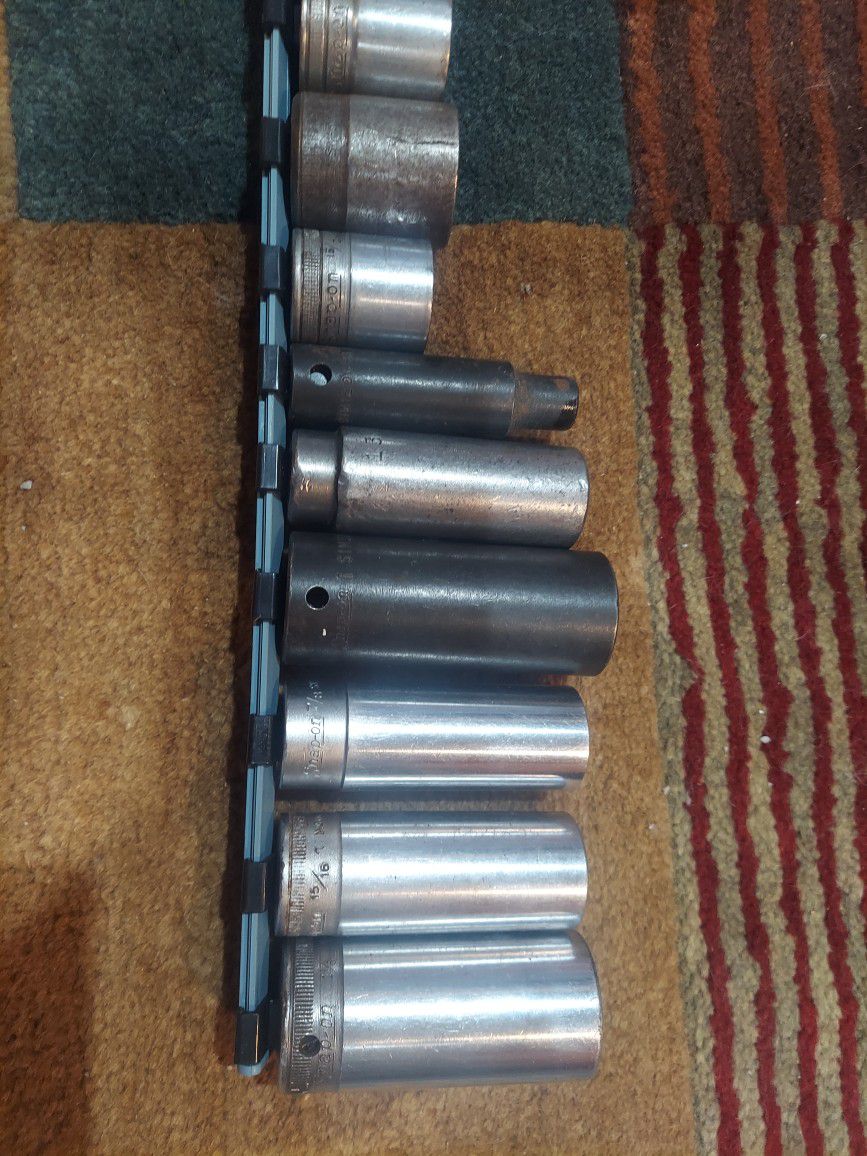 snap-on  1/2in drive  sockets 
