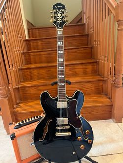 Epiphone Sheraton II Semi Hollow w/ Orange Crush 12 Amp