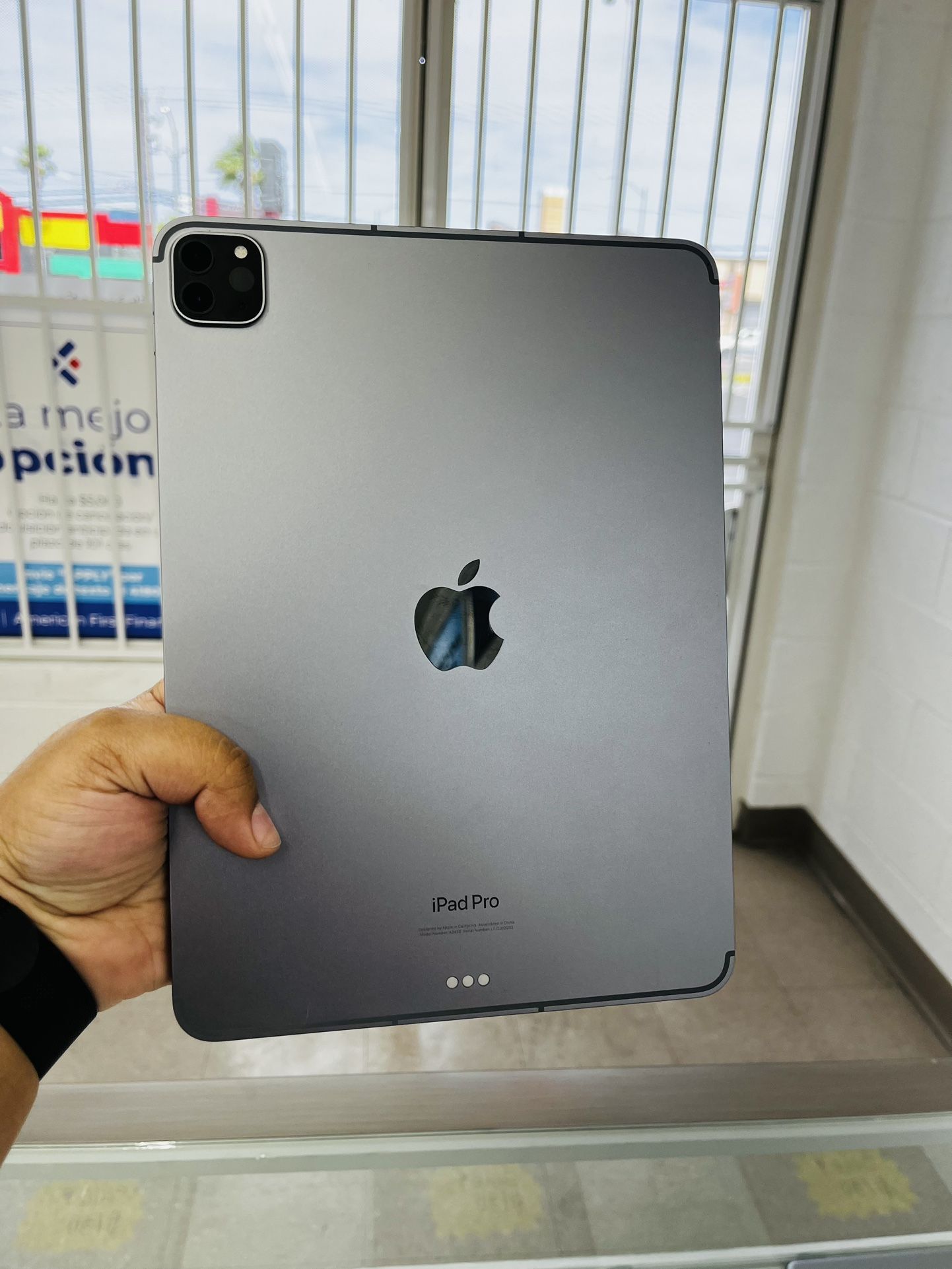 iPad Pro 4th Gen 11inch 128gb WiFi And Cellular