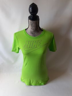 Nike women's green short sleeve t-shirt size S