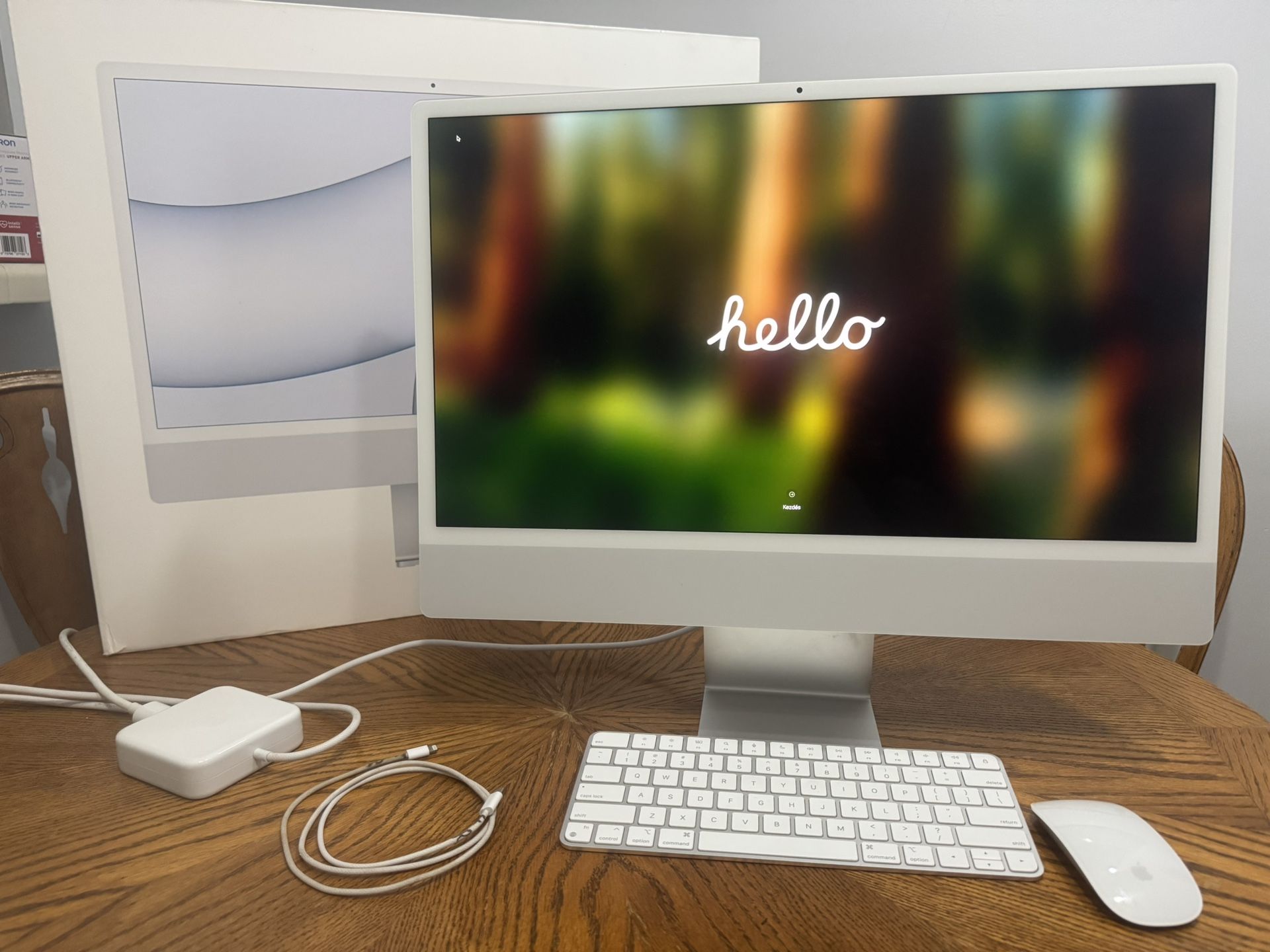 iMac Apple M1, 24-inch, 8-core COU / 7-core GPU, 8GB unified memory, 256GB SSD
