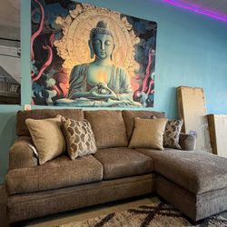 Get this fabulous Ashley sectional at an unbeatable price!