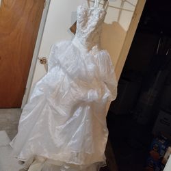 New Beautiful Ivory Wedding Dress Size 6