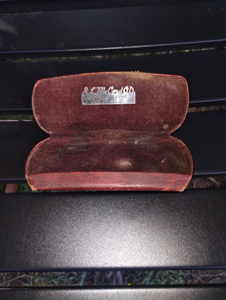 Vintage Eyeglass Case