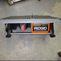 7 in. Table Top Wet Tile Saw Rigid