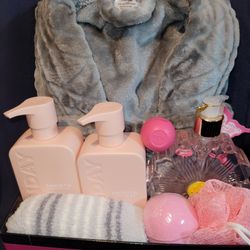 Valentine's Basket. Valentine's Gift Set Bathrobe Spa Kit Birthday Gift. San Valentin 