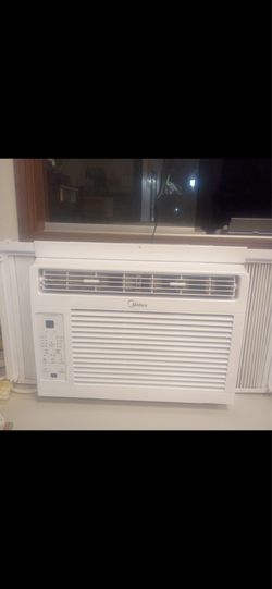 $100 OBO-Midea 5,000 BTU Window AC - Only Used 1 Summer! Great Condition with Remote