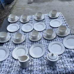 Dinnerware Set