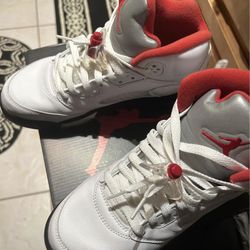Air Jordan ‘Fire Red’ 5s