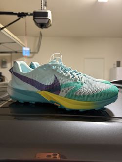 Nike Kiger 10 Size 10.5