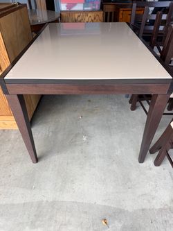 Dining Room Table/6 Chairs