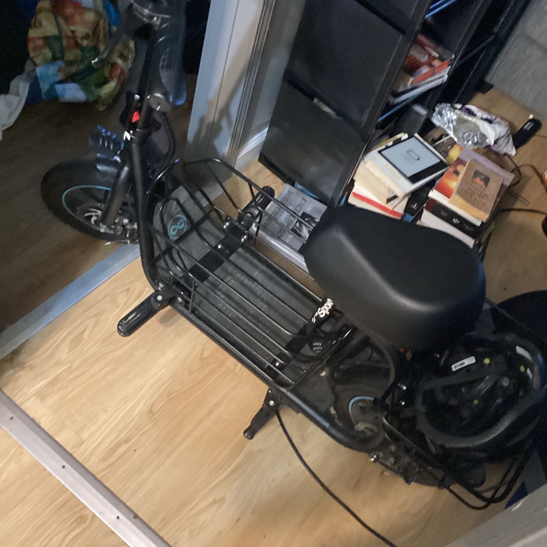 Gyroshoes Electric Scooter with Seat for Adults and Charger