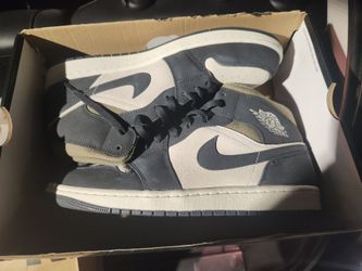 Air Jordan 1Mid Se Size 11 New