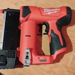 Milwaukee
M12 12-Volt 23-Gauge Lithium-Ion Cordless Pin Nailer (Tool-Only)
