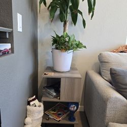 2 Modern Geometric Edge Table / Nightstand 