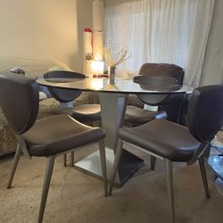 Dinning Table With Chairs Included 