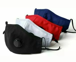 2 Face masks with 4 filters