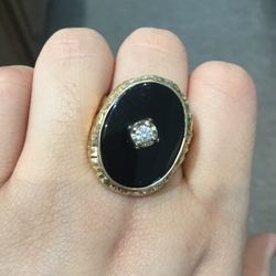 14K Gold With Oval Onyx And Diamond Fashion Ring Size 11