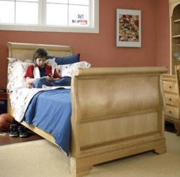 Sleigh Bed, Young America, maple-solid wood