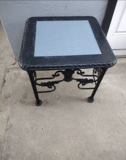Vintage iron table measurements in pictures