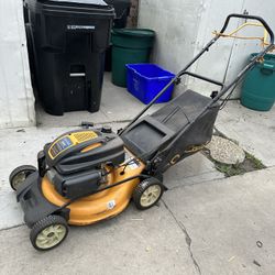 Cub Cadet Lawnmower 
