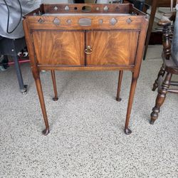 Antique Georgian mahogany side table