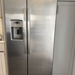 GE Refrigerator For Sale