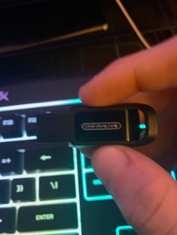 Flash drive that has windows 10 on it