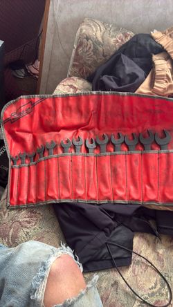 Snap-on complete set of metric wrenches