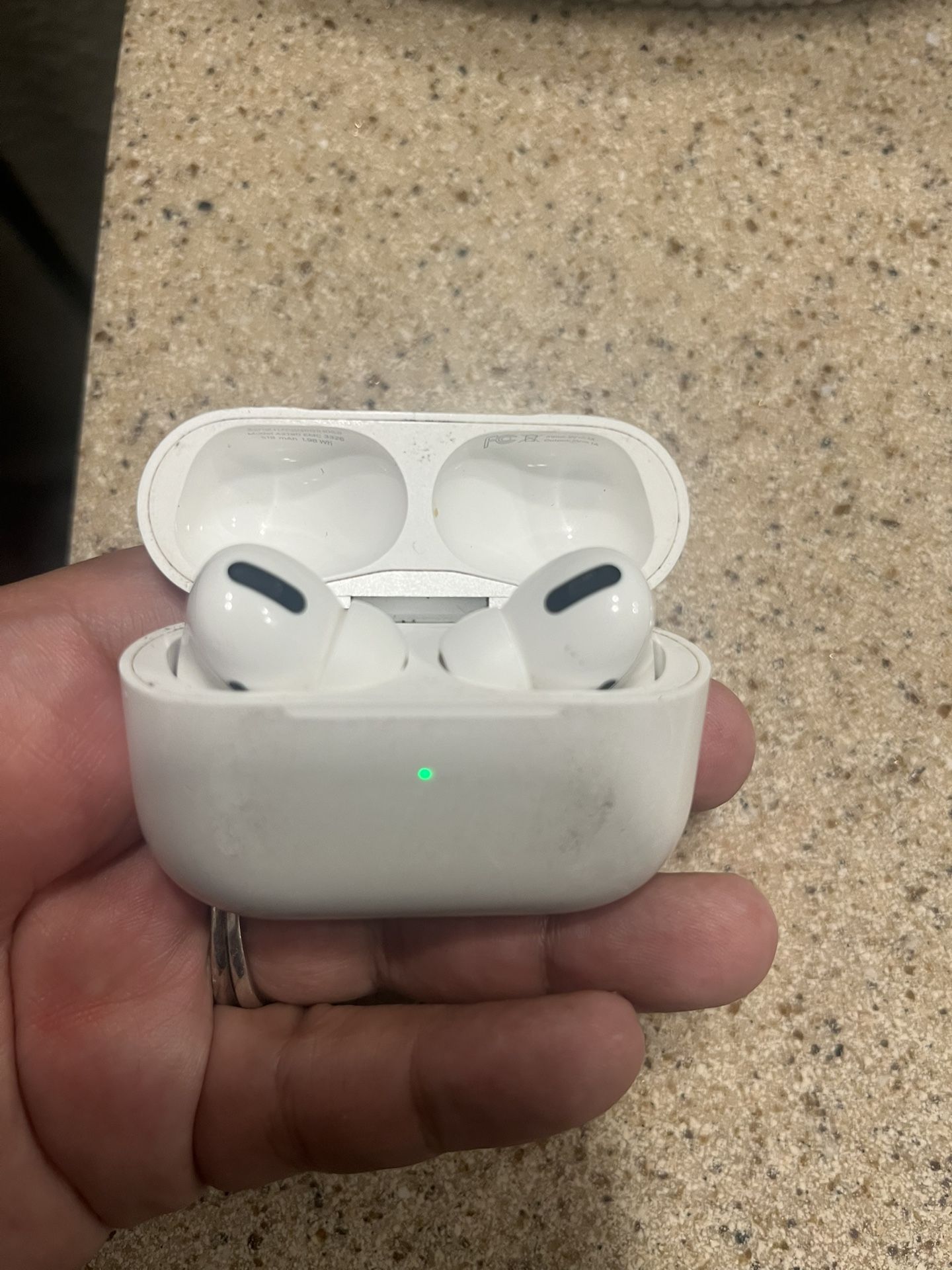 AirPods