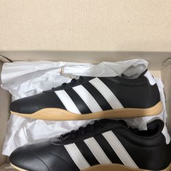 Size 8.5 - Women’s Adidas Grand Court Lo Black White Gum W