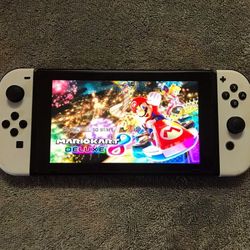NINTENDO SWITCH MOD + 512GB SD with 7000 GAMES